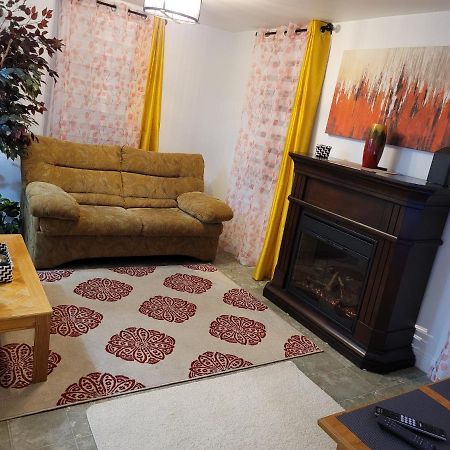 Vibrant Apartment In The Heart Of The Town Edmundston Luaran gambar