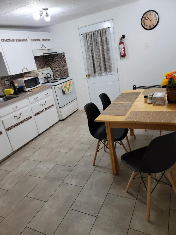 Vibrant Apartment In The Heart Of The Town Edmundston Luaran gambar