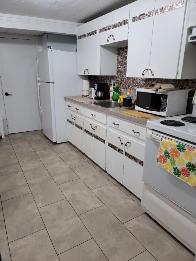 Vibrant Apartment In The Heart Of The Town Edmundston Luaran gambar