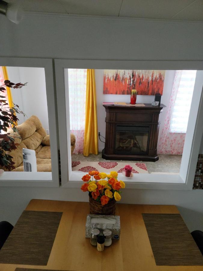 Vibrant Apartment In The Heart Of The Town Edmundston Luaran gambar