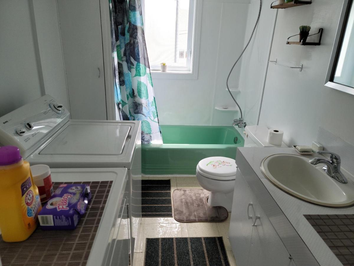 Vibrant Apartment In The Heart Of The Town Edmundston Luaran gambar